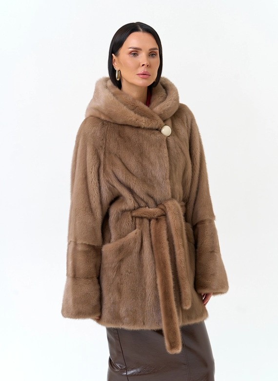 Шуба из меха норки с капюшоном фото