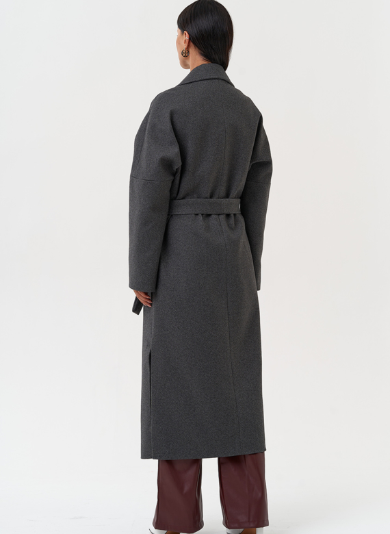 Длинное женское пальто с поясом