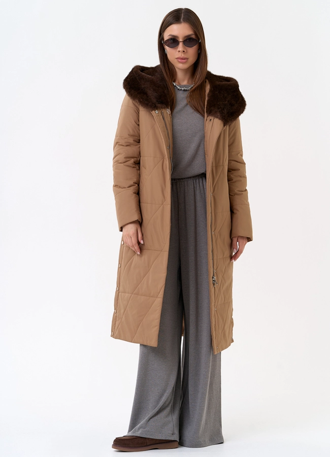 Пуховик с капюшоном из эко меха модель № 28400 универмаг малина