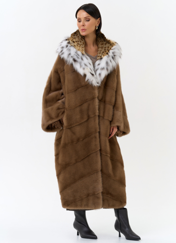 Шуба из меха норки с капюшоном из меха рыси