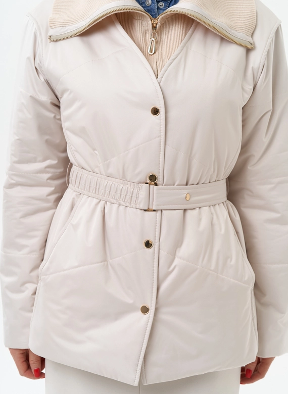Женская утепленная куртка с поясом фото