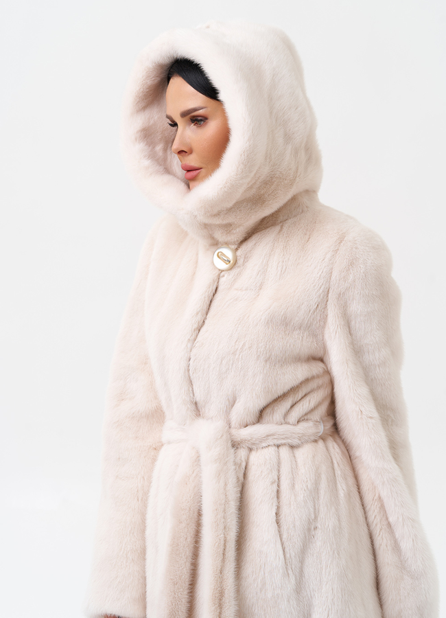 Светлая шуба с поясом из норки модель № 29086 универмаг малина