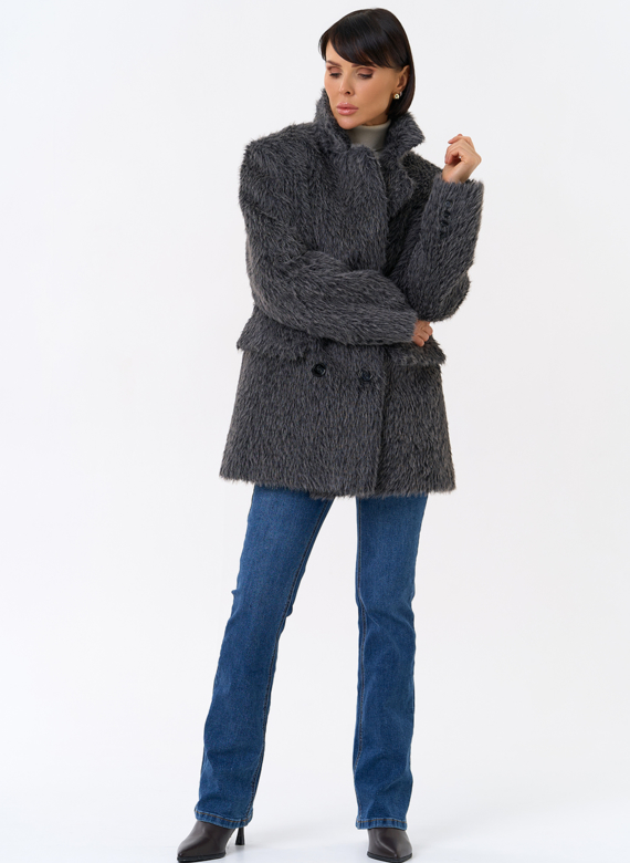 Женское утепленное пальто с английским воротником