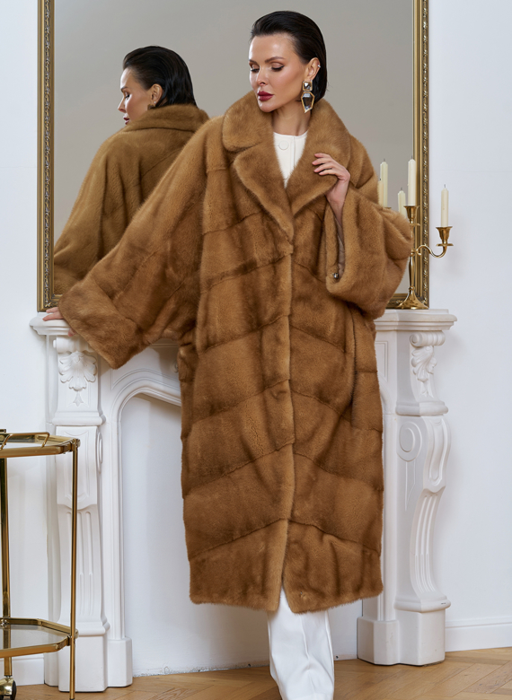 Женская шуба из меха норки с английским воротником