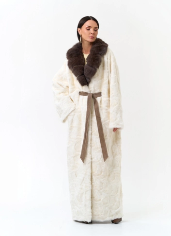 Длинная шуба с воротником из меха песца фото
