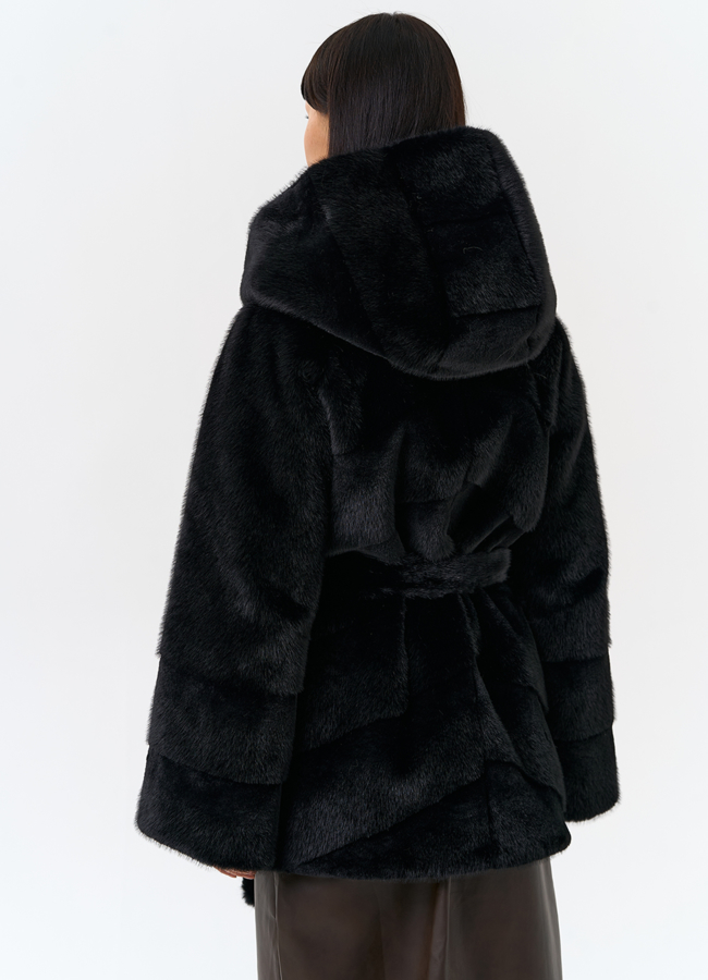 фото Женская шуба из эко меха с капюшоном модель № 32054