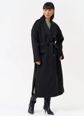 Женское двубортное пальто черного цвета