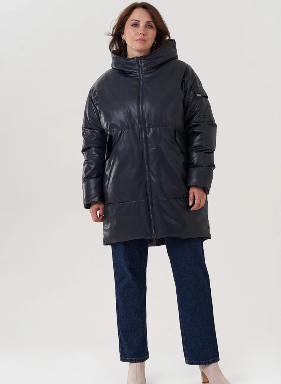 Женский пуховик синего цвета из эко кожи